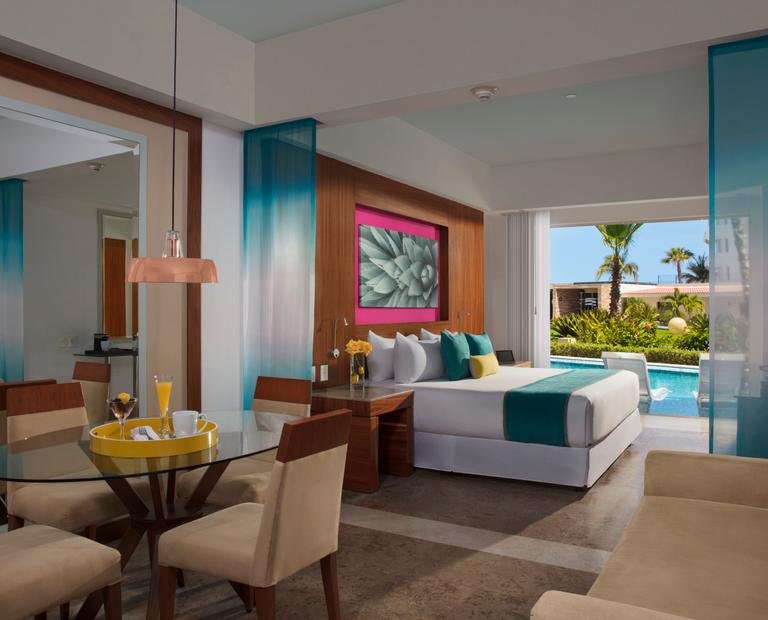 Junior suite swimout garden view king Hotel Krystal Grand® Los Cabos
