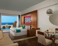 Altitude junior suite swimout ocean front king Hotel Krystal Grand® Los Cabos