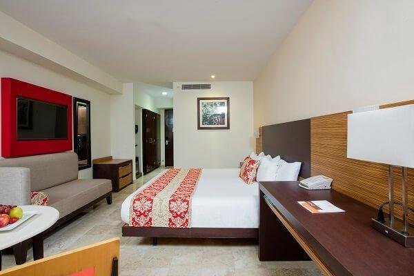 Romantic Hotel Krystal Cancún