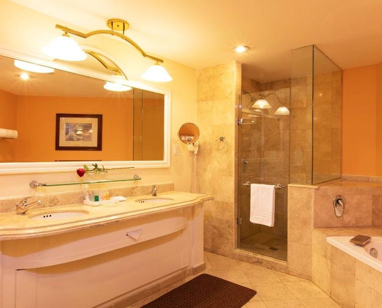 Junior suite Hotel Krystal® Satélite María Bárbara Ciudad de México