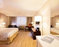 De lujo cama king size Hotel Krystal® Satélite María Bárbara Ciudad de México