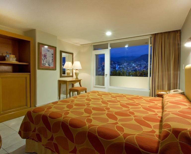 Estándar vista a la montaña Hotel Krystal Beach Acapulco