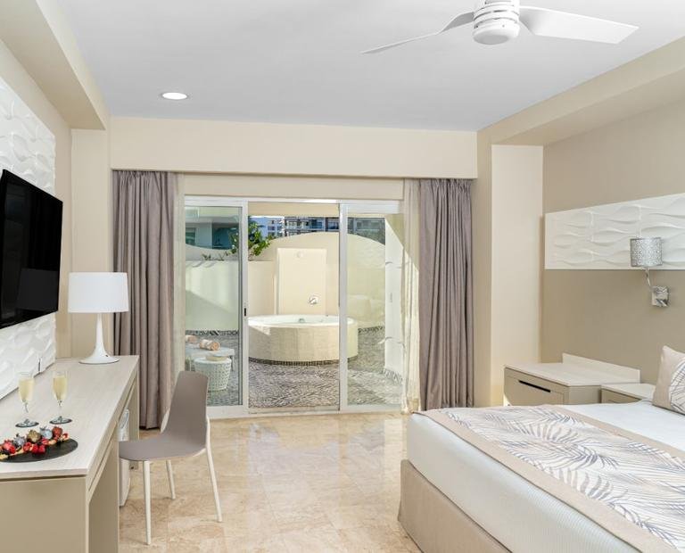 Jr. suite jacuzzi Hotel Krystal Grand® Puerto Vallarta