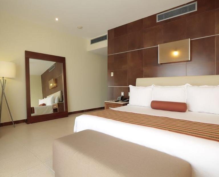Jr suite king size Hotel Krystal Urban Cancún & Beach Club